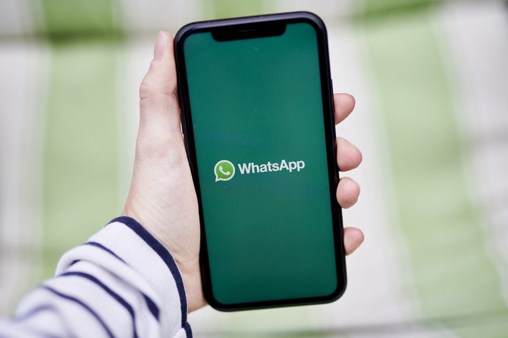 Tras el apagón, WhatsApp puede convertirse en un canal para viralizar ciberestafas. Foto: Bloomberg.